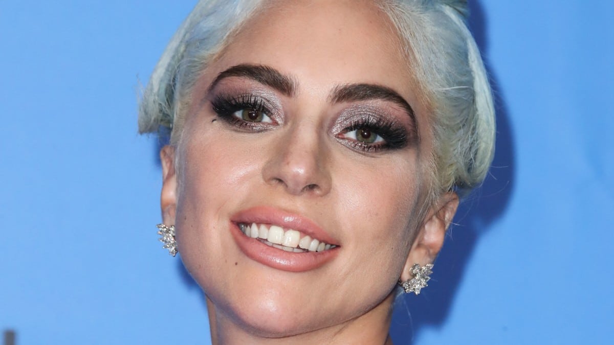 Lady Gaga poses on the red carpet at the 76th Golden Globes Awards