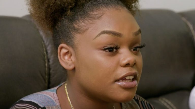 Kiaya Elliott venting about her troubles on Teen Mom: Young and Pregnant.