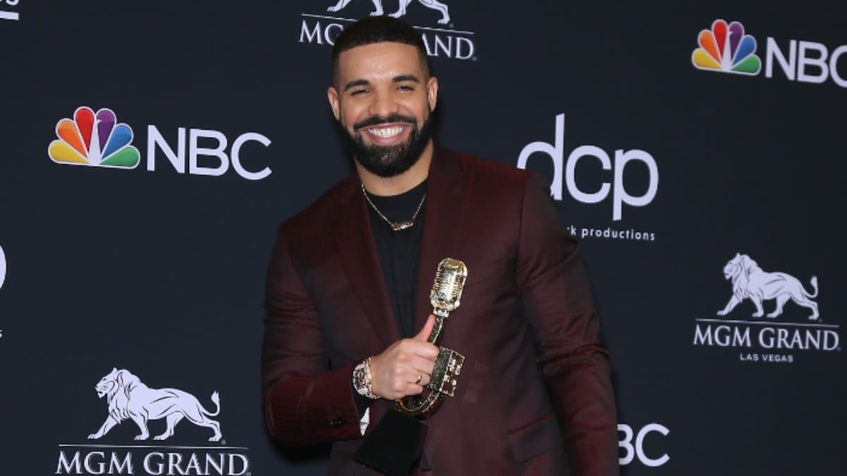 Drake at an awards show.