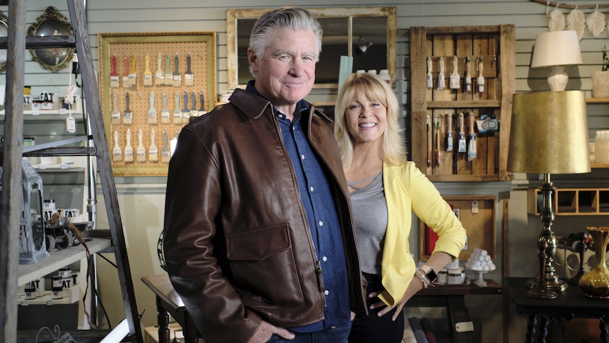 Treat Williams (Mick O'Brien) and Barbara Niven (Meg O'Brien) joined ET's Deidre Behar on August 10 at 12/1c for a live online interview.
