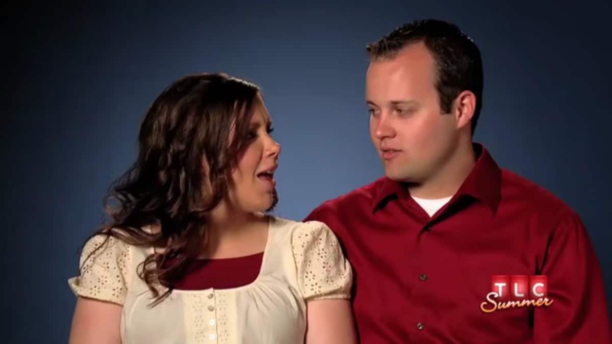 Anna and Josh on 19 Kids and Counting.