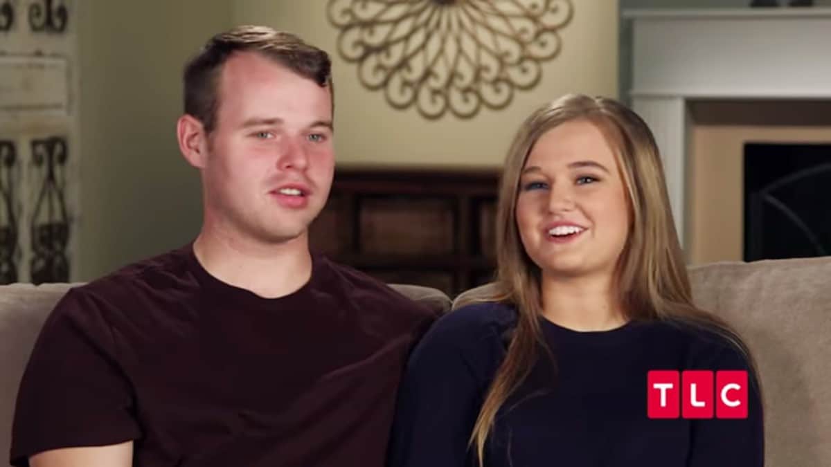 Joseph and Kendra Duggar in a Counting On confessional.