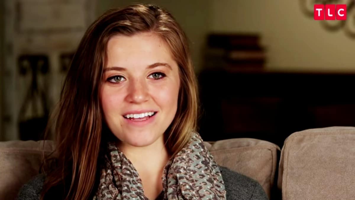 Joy-Anna Duggar in a Counting On confessional.