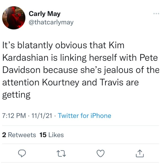 A screenshot of a Twitter user writing about Kim Kardashian and Kourtney Kardashian