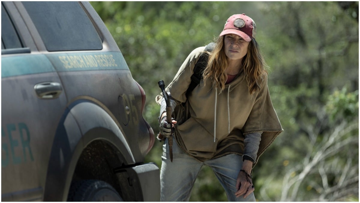 Mo Collins stars as Sarah, as seen in Episode 4 of AMC's Fear the Walking Dead Season 7