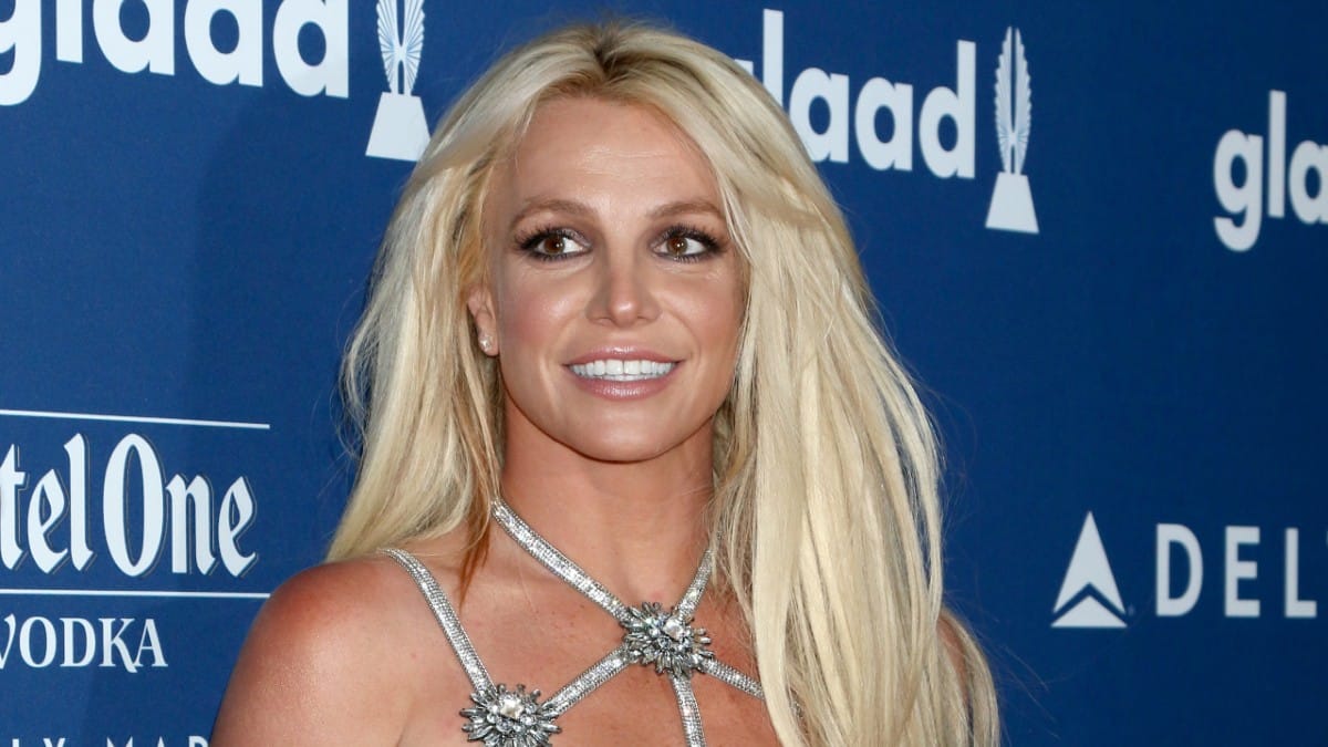 Britney Spears poses for photos at GLAAD Media Awards in Los Angeles, 2018