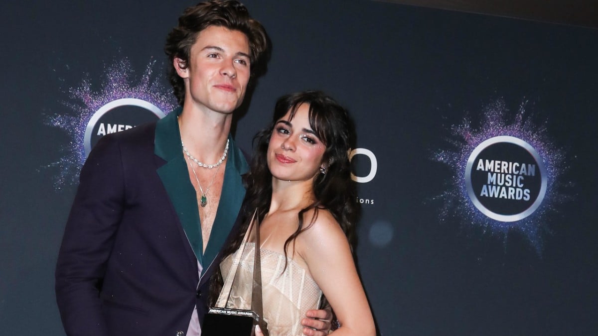 Shawn Mendes and Camila pose in the press room at the 2019 American Music Awards held at Microsoft Theatre L.A. Live on November 24, 2019 in Los Angeles, California Cabello