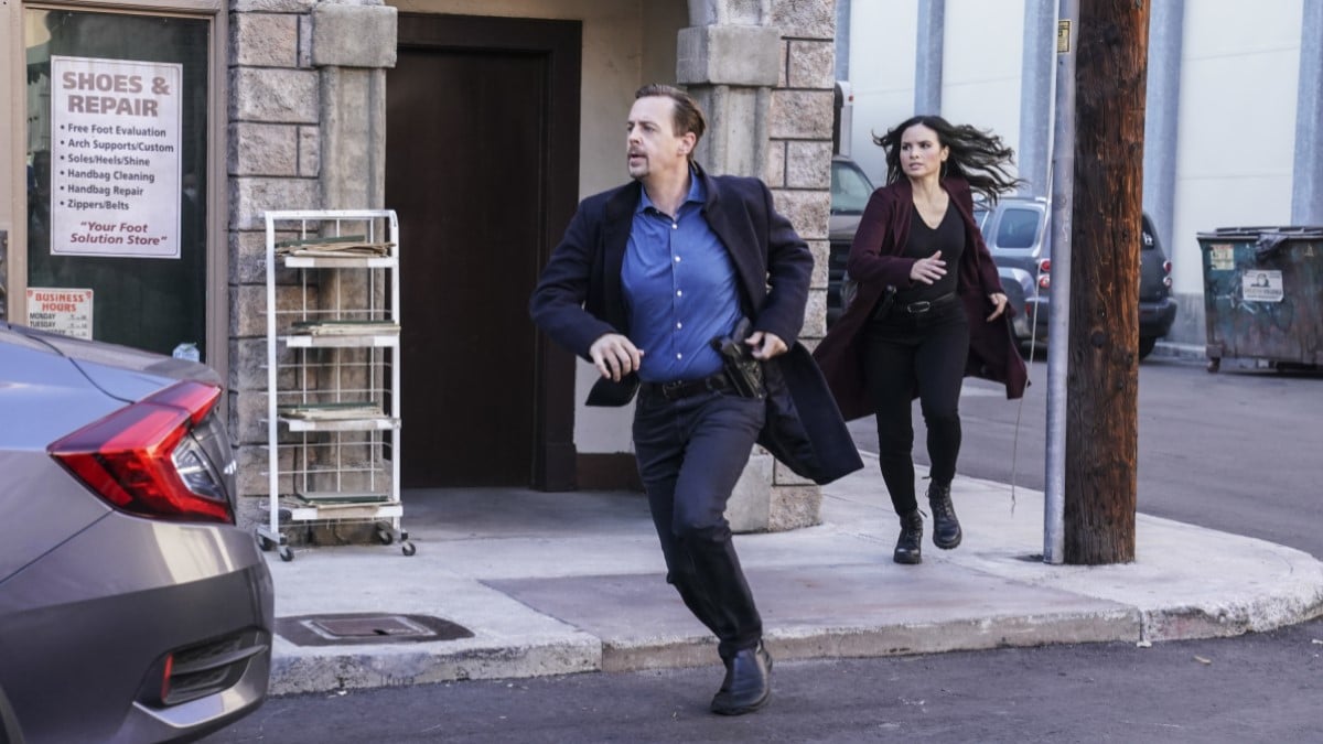 Knight And McGee Running On NCIS