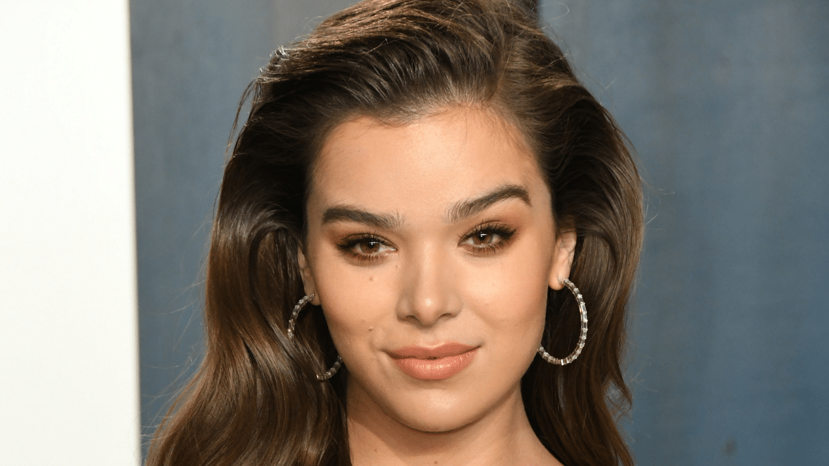 Hailee Steinfeld at the 2020 Vanity Fair Oscar Party following the 92nd Academy Awards held at the Wallis Annenberg Center for the Performing Arts.