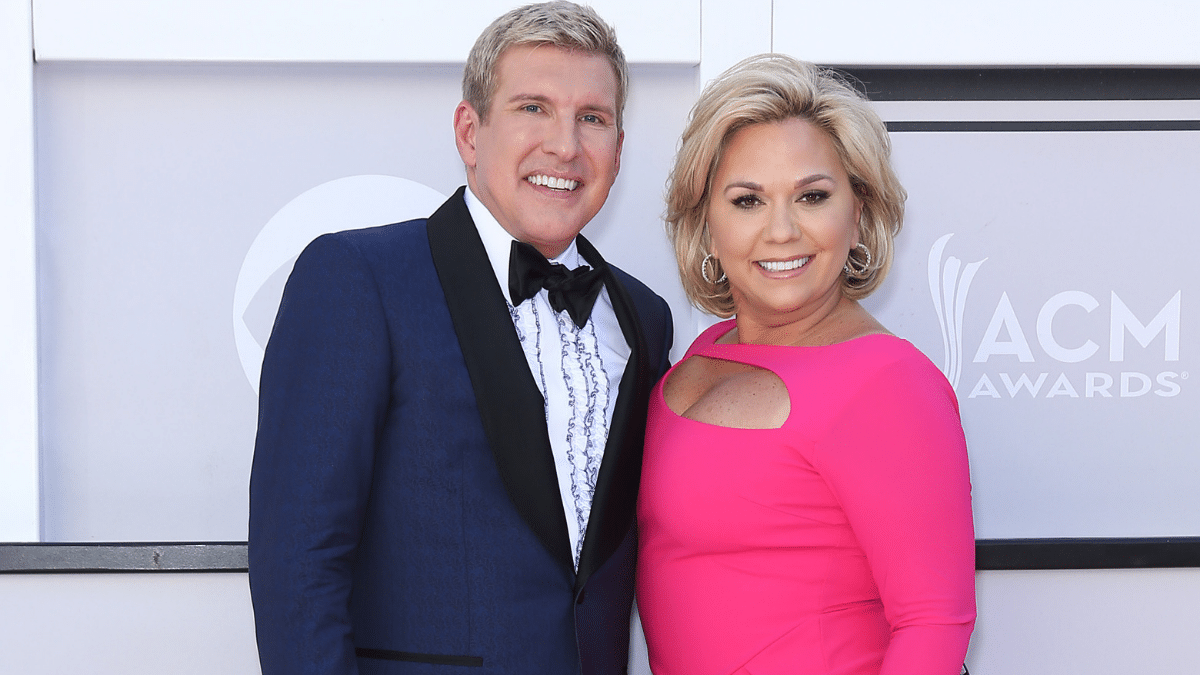 Todd and Julie Chrisley posing for the camera.