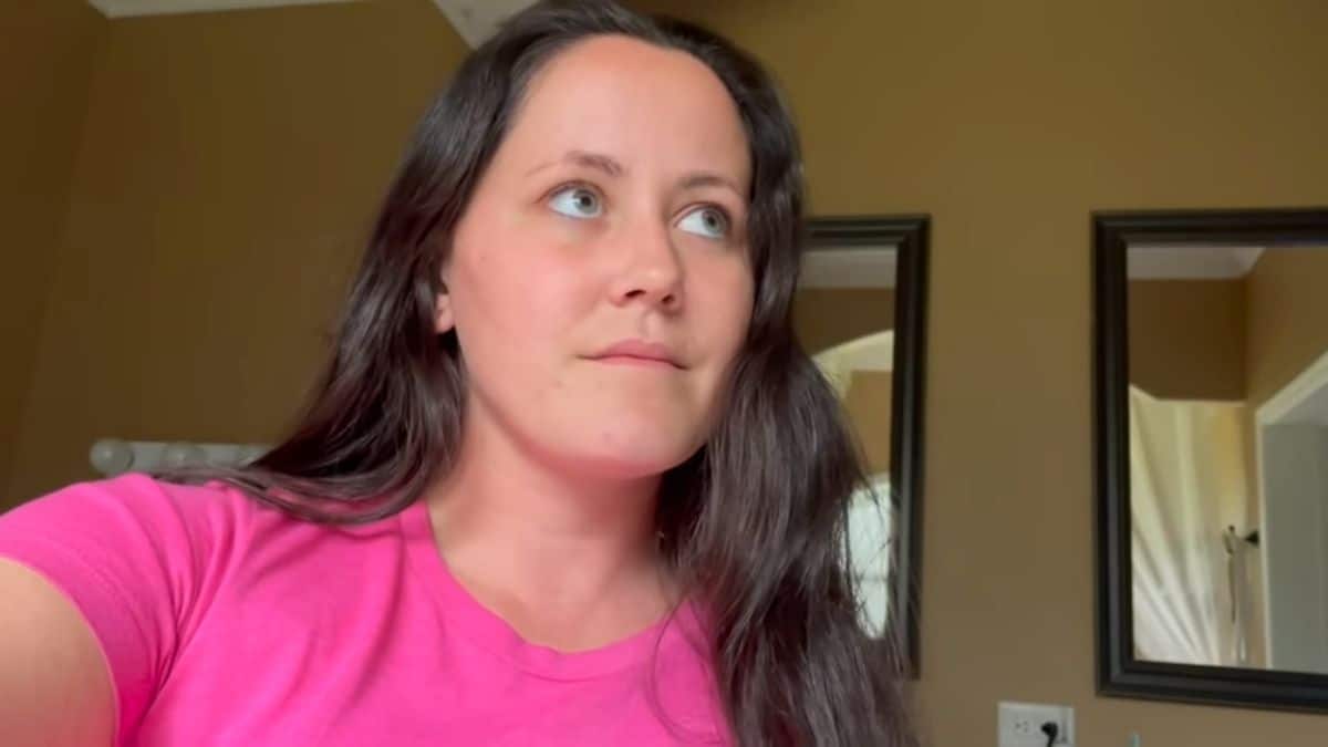 Teen Mom 2 alum Jenelle Evans tearfully admits to being tired on ongoing health issues