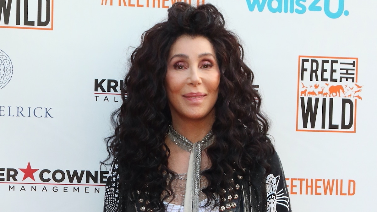 cher performs thank you for being a friend for betty white special