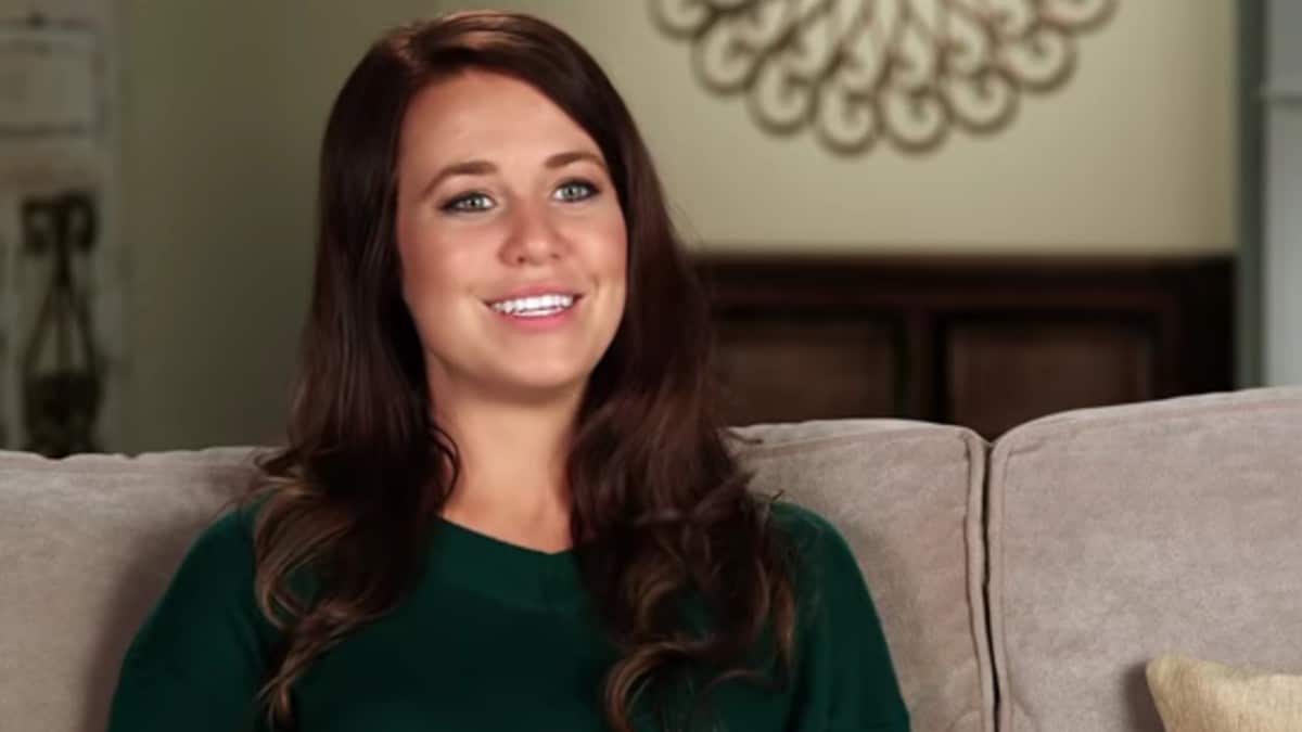 Jana Duggar in a Counting On confessional.