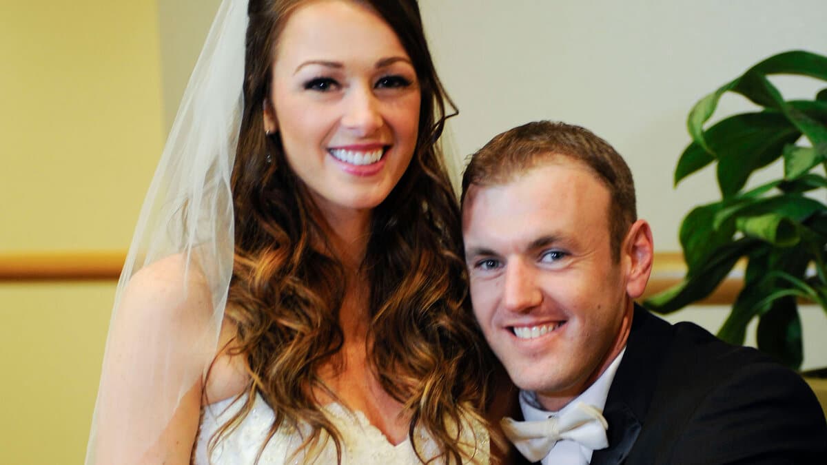 Married at First Sight alum Jamie Otis supports Pastor Cal's comments.