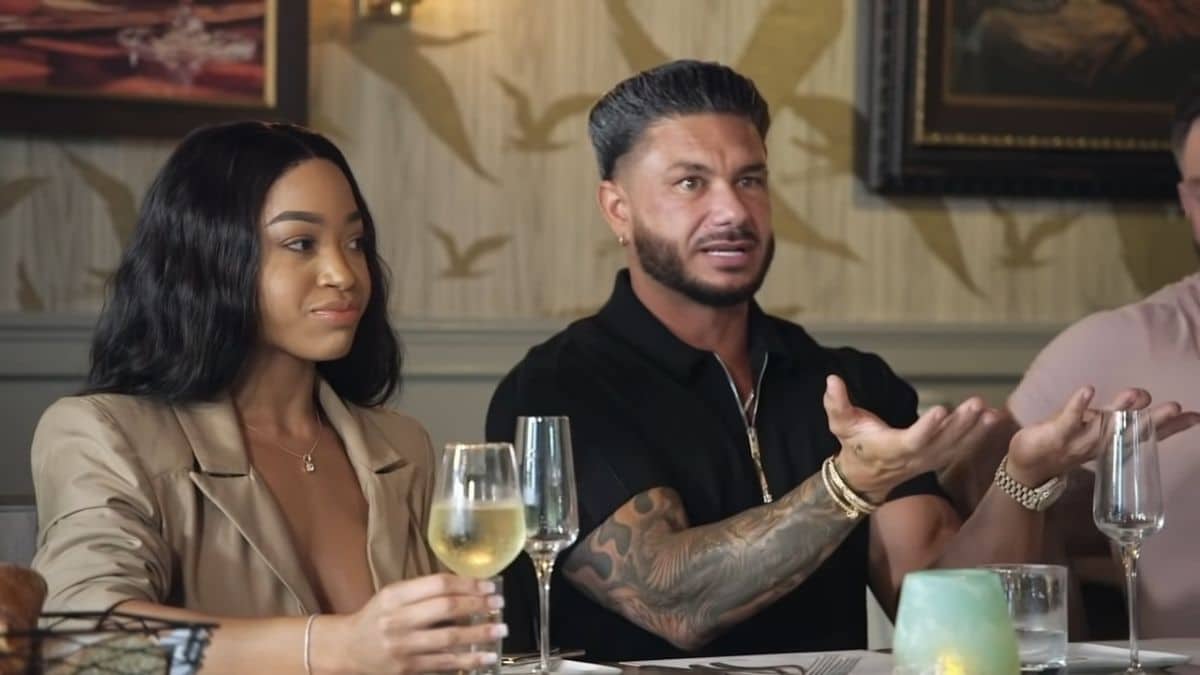 Nikki Hall and Pauly D on Jersey Shore Family Vacation.
