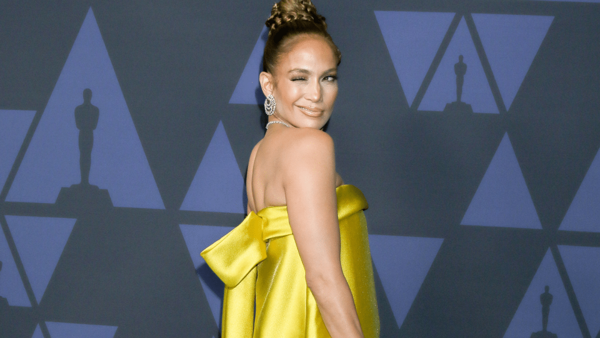 Jennifer Lopez at the 11th Annual Governors Awards at the Dolby Theater on October 27, 2019 in Los Angeles, CA.