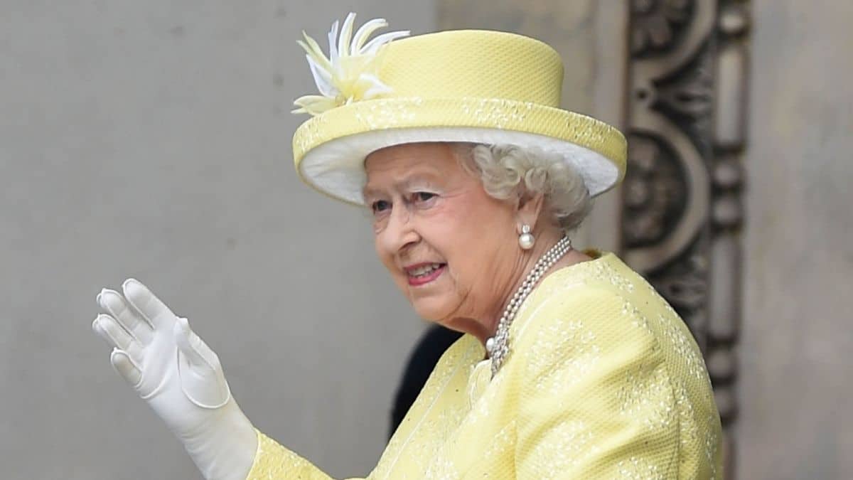 Queen Elizabeth II at St. Paul Cathedral in 2016.