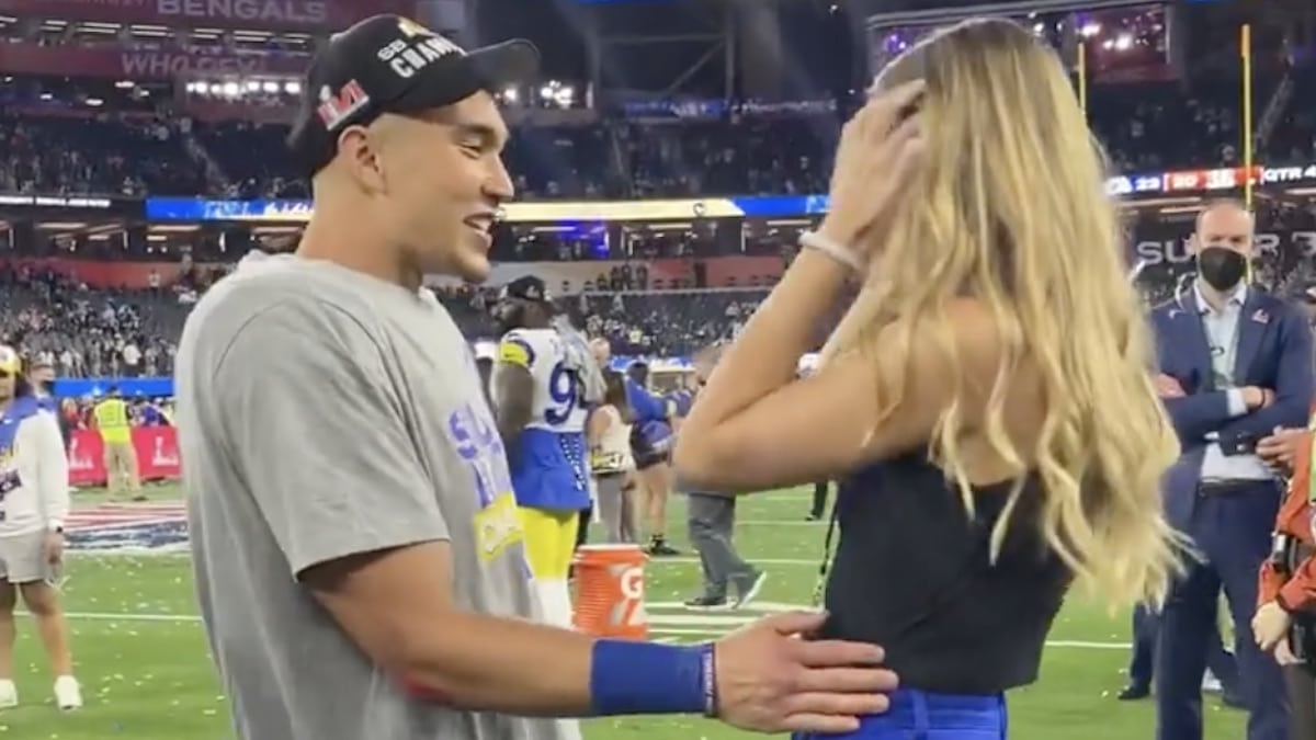 taylor rapp proposes girlfriend after winning super bowl 56
