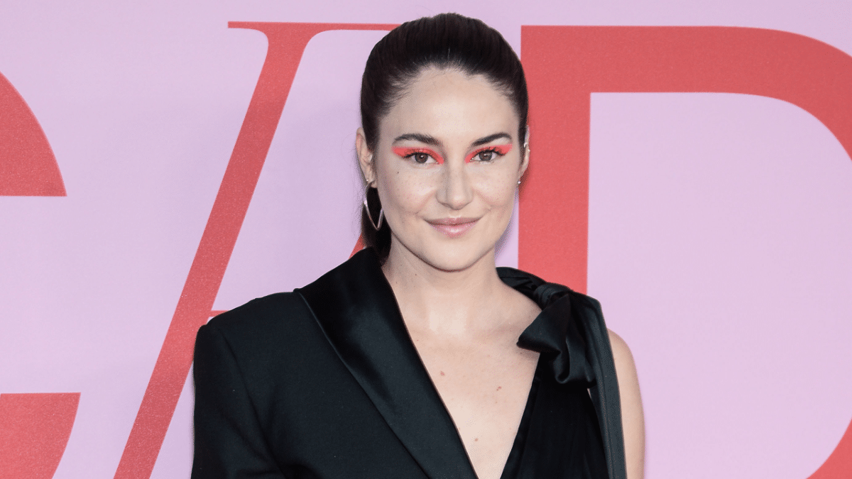 Shailene Woodley arrives at the 2019 CFDA Fashion Awards held at the Brooklyn Museum.