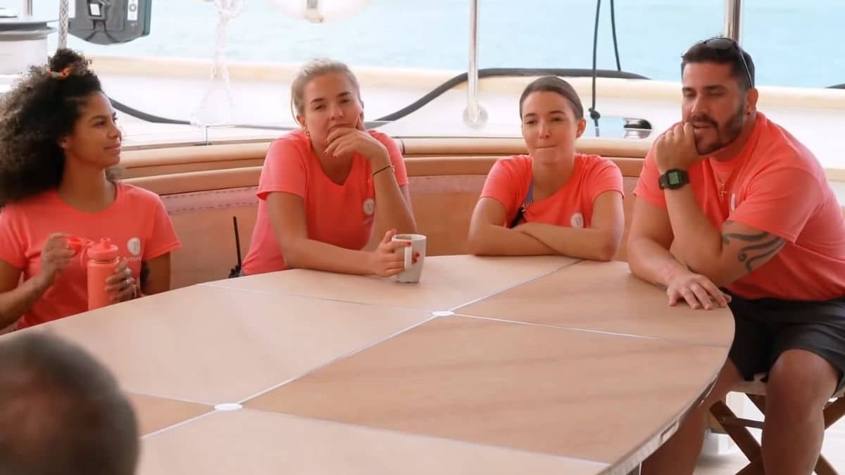 What are the ages of the Below Deck Sailing Yacht Season 3 crew members?