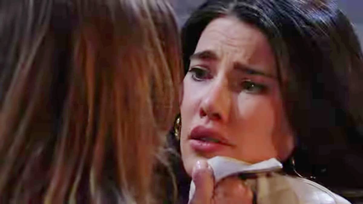 Sheila attacking Steffy.