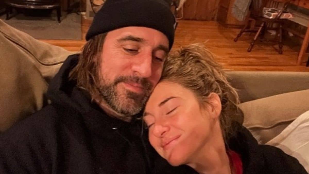 Aaron Rodgers and Shailene Woodley cuddle up together