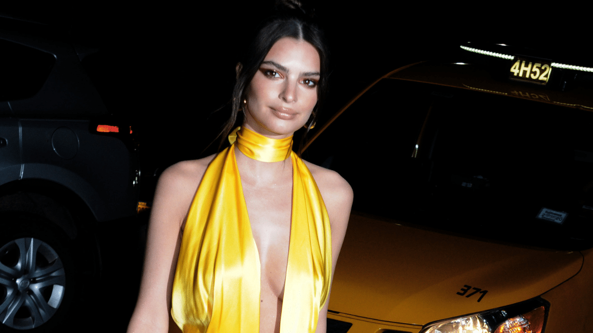 Emily Ratajkowski arriving for the Wedding Reception of Marc Jacobs and Char Defrancesco, held at The Pool.