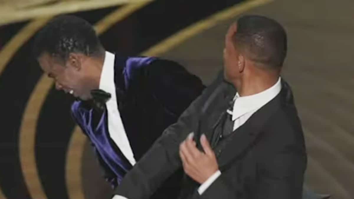 Will Smith slapping Chris Rock.