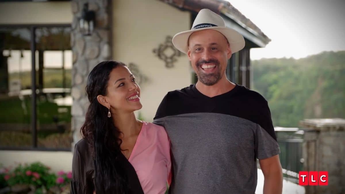 90 Day Fiance: Before the 90 Days star Jasmine Pineda says she's so happy being engaged to Gino Palazzolo.