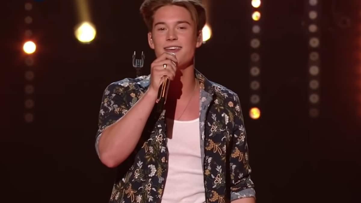 Cameron Whitcomb sings on American Idol