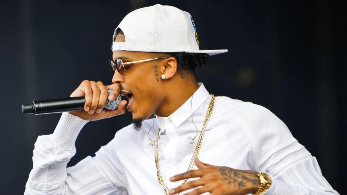 August Alsina performing live at the New Look Wireless Festival 2015