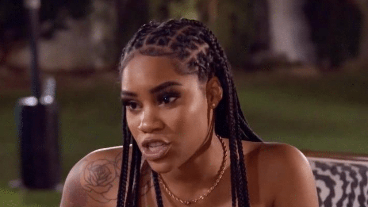 Ashley claps back at a critic who criticized her daughters hair.