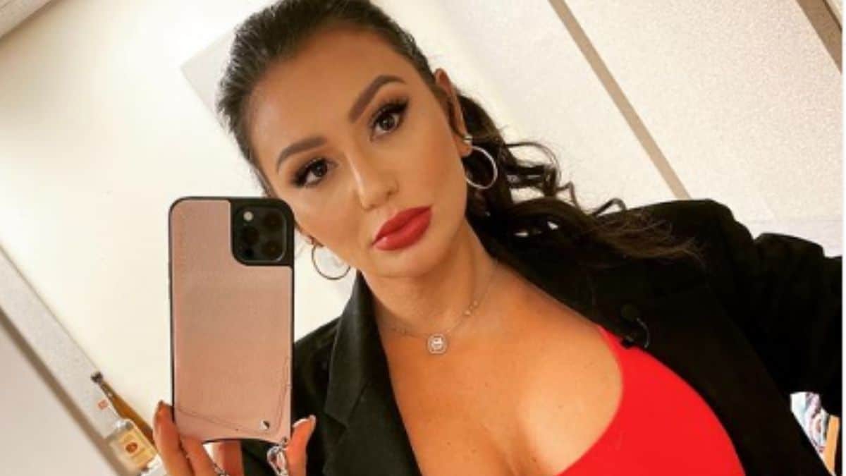 Jenni "JWOWW" Farley on Jersey Shore Family Vacation.