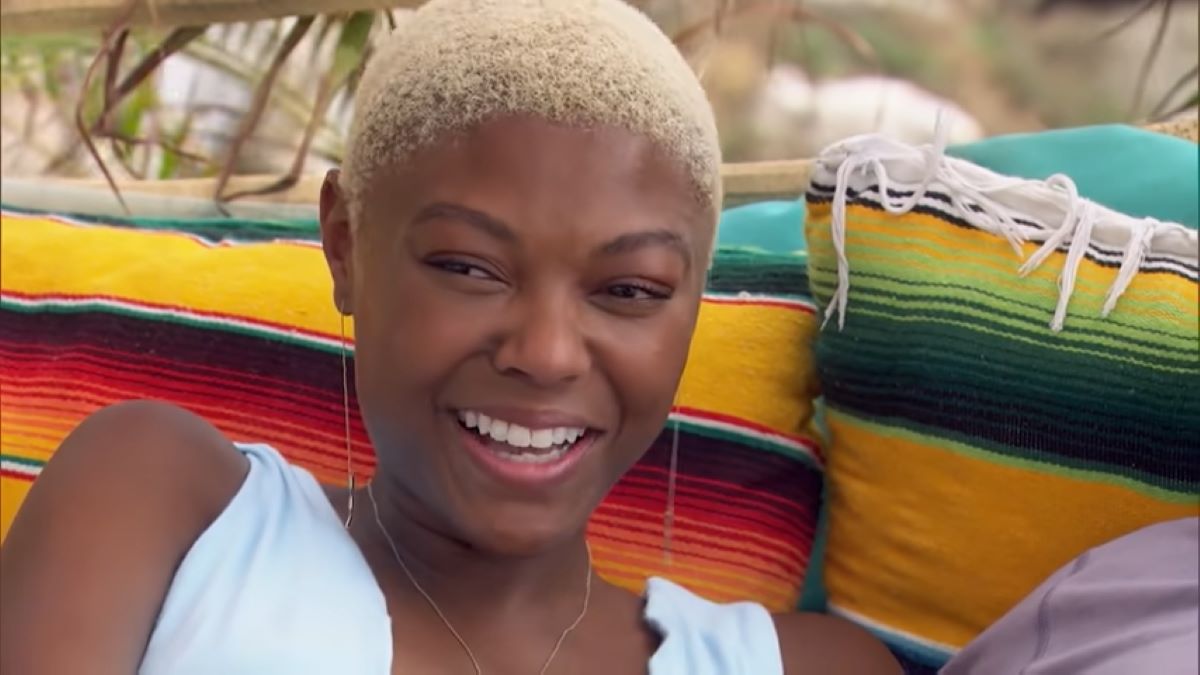 Savage X Fenty ambassador and Bachelor in Paradise alum Chelsea Vaughn shows off lingerie set on Instagram.
