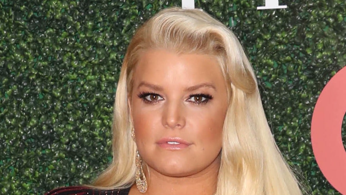 Jessica Simpson's credit card was declined at Taco Bell.