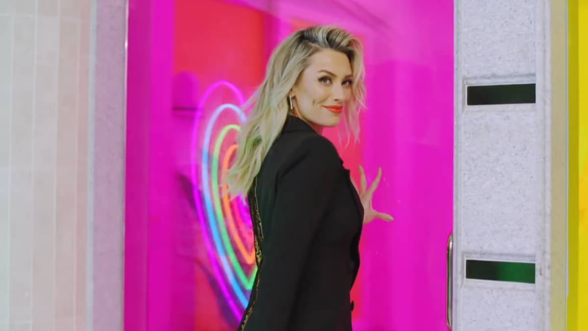 Arielle Vandenberg on Love Island USA