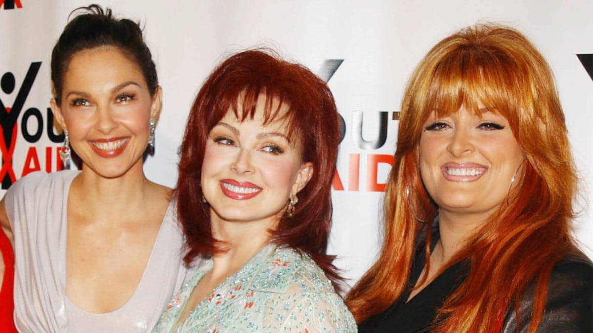 Ashley, Naomi, and Wynonna Judd on the red carpet