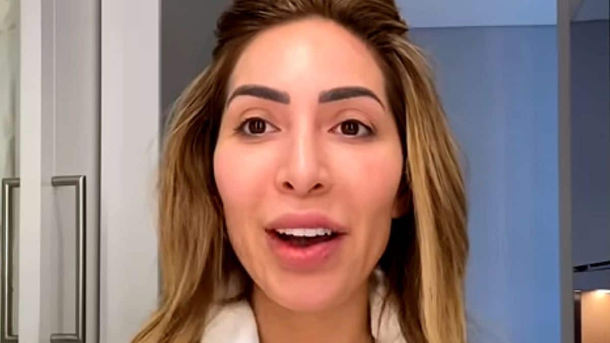 Farrah Abraham flies to London, presents herself ‘booty correction’ and nostril job forward of thirtieth birthday