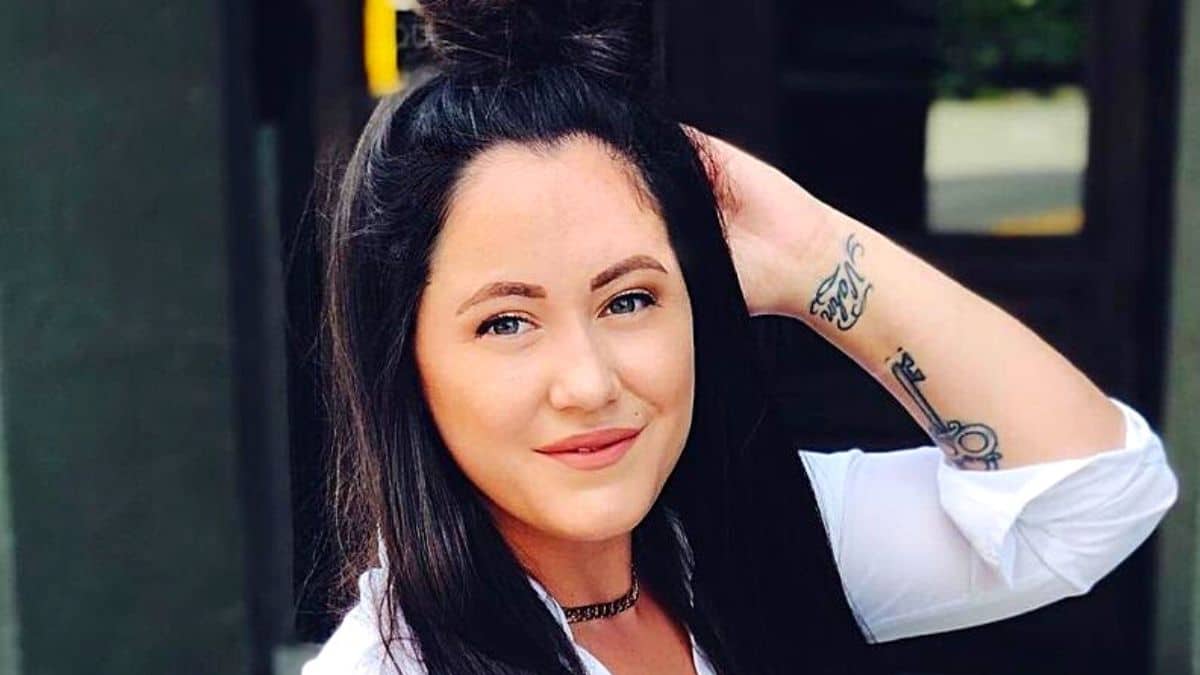 Teen Mother 2 alum Jenelle Evans breaks down in tears as she complains of ‘haters’ costing her earnings