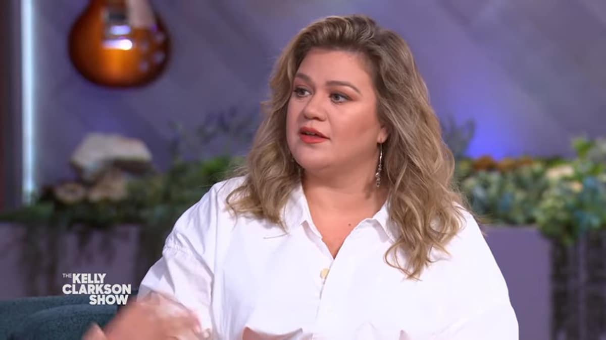 Kelly Clarkson completely reacts to Daytime Emmy nominations