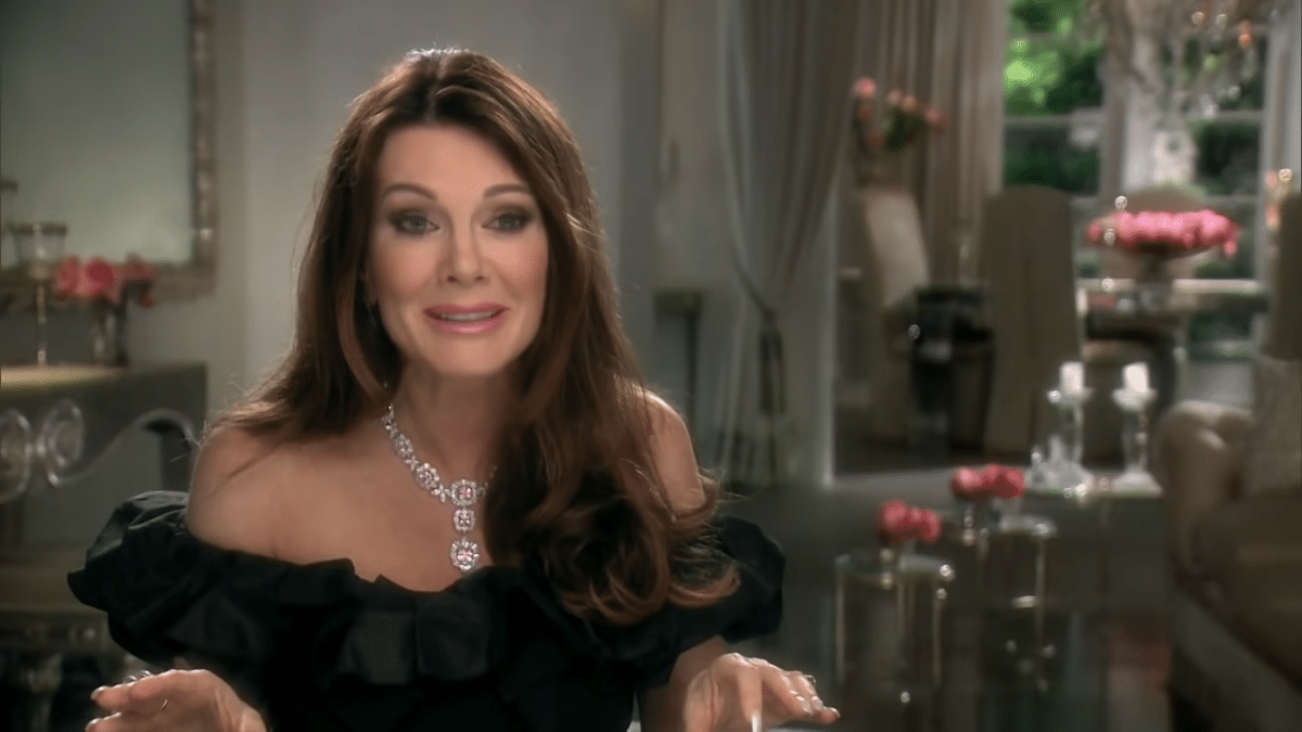 Lisa Vanderpump posts proof she reached out to PK after residence invasion, says RHOBH solid ignored her accident