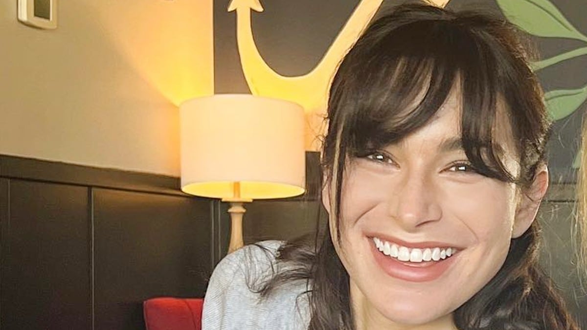 These Bachelor Nation girls try out the ‘pretend bangs’ pattern