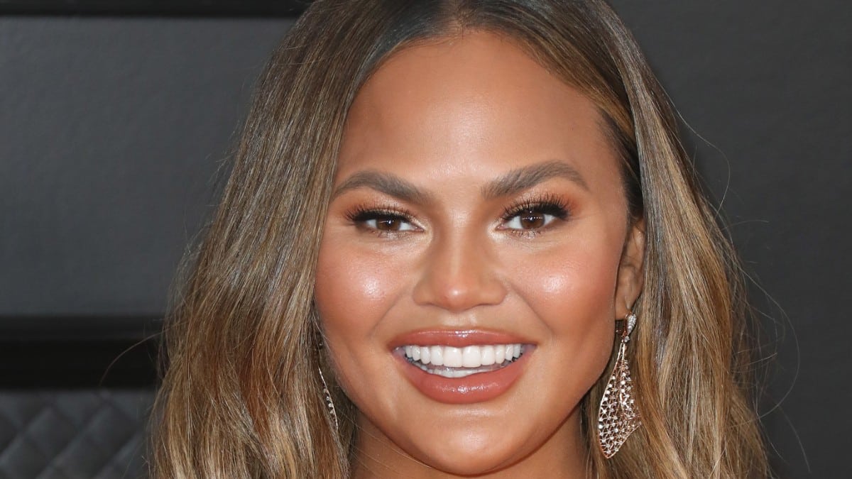 Chrissy Teigen in sheer lingerie and no pants has ‘cannot lose’ perspective