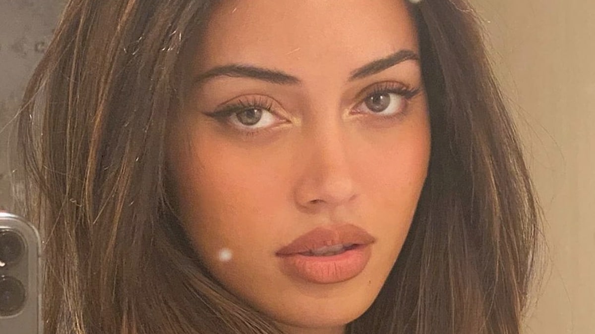 Cindy Kimberly reveals off her bikini physique in thong