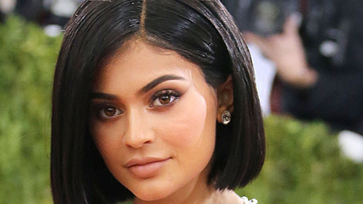 Kylie Jenner reveals off in skintight black gown earlier than Kourtney’s wedding ceremony