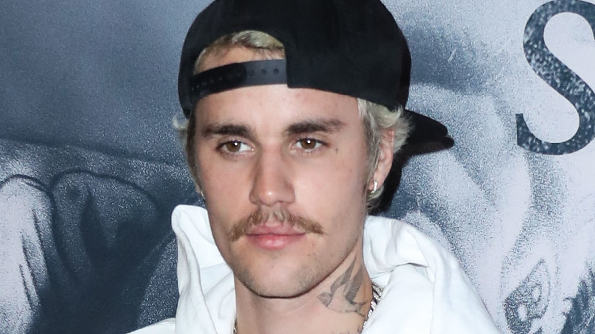 Justin Bieber has suffered partial facial paralysis