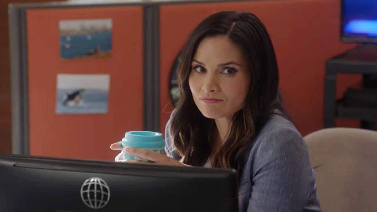 Katrina Law NCIS 19 Smile