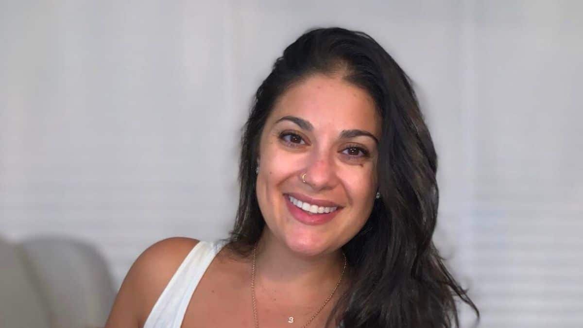 90 Day Fiance star Loren Brovarnik shares a telling message in recent post while rocking a bikini.