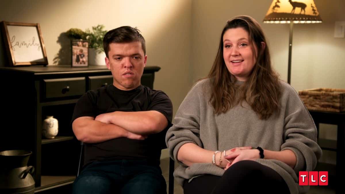 Little People Big World stars Zach and Tori Roloff help their son Jackson practice his steps after surgery.