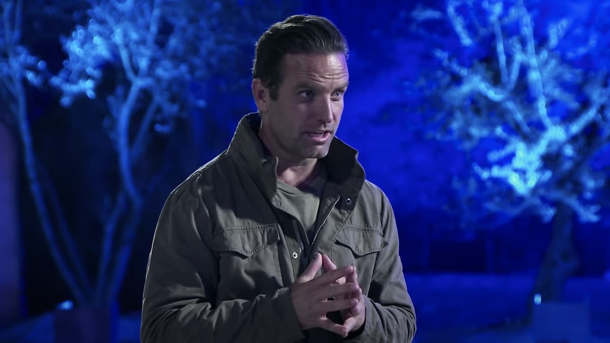 the challenge host tj lavin during spies lies and allies elimination
